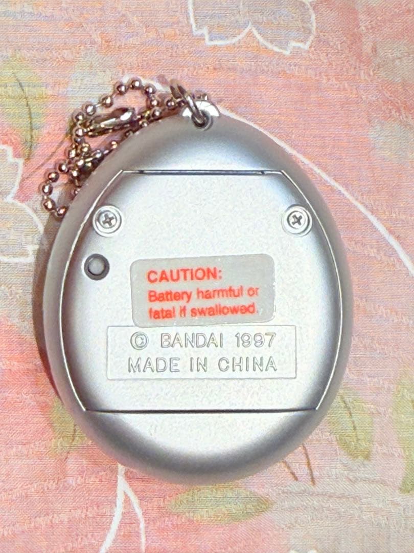 【動作確認済】ヨーロッパ版たまごっち 銀 黒フチ GEN2