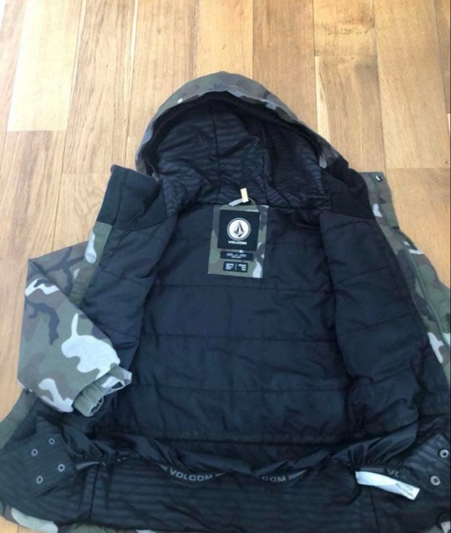 VOLCOM★スノーボードウェア&パンツセットXS　ピップパッドのおまけ付き