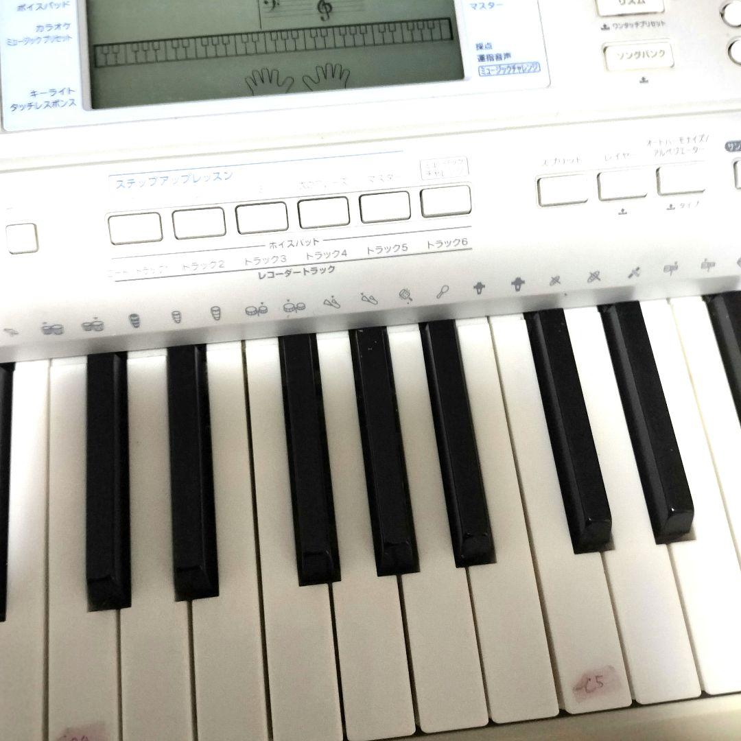 CASIO 電子キーボード 光ナビ 61鍵盤 ホワイト LK-207