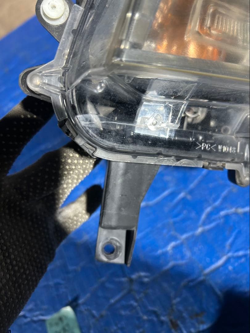 日産　デイズ　B21W ヘッドライトHID 助手席側