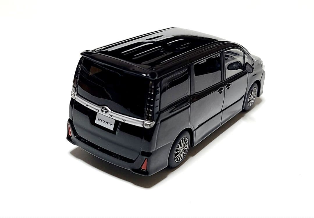 トヨタ 80系 ヴォクシーZS カラーサンプル