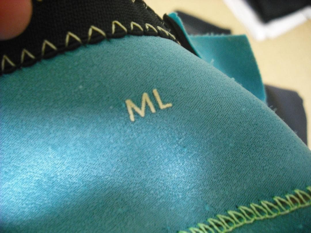 シーガルウエットスーツ　モンスターエナジー by BUELL　ML