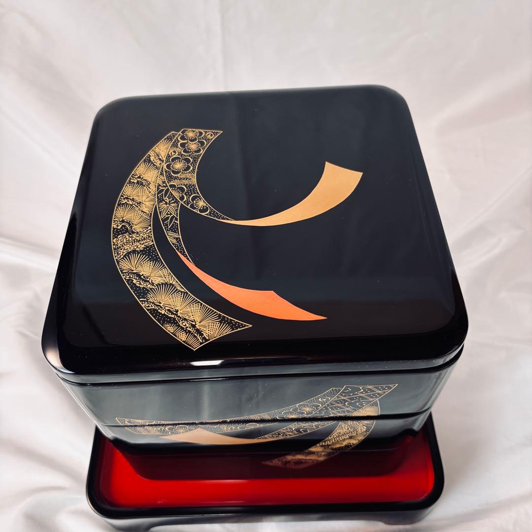 美品 輪島塗 三段重箱 台付き 黒 熨斗 共箱あり 雛祭り お祝い お節 御膳