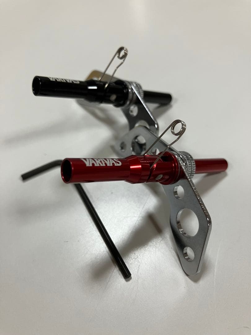 美品　ワカサギ電動リール　VARIVAS 可変ソケット　ブラック.レッド　2本