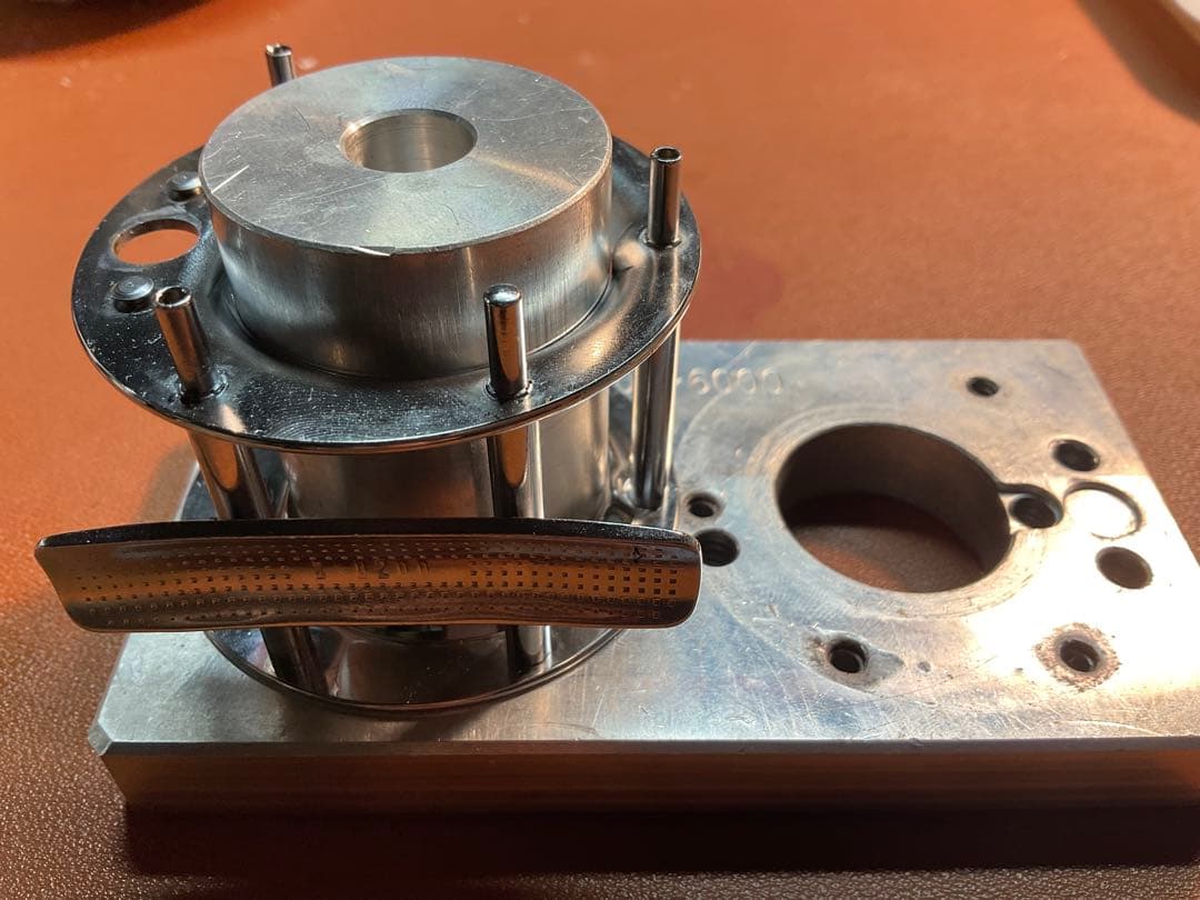 ABU アンバサダー 5500 メンテ済 フレーム修正済 シャンパンゴールド