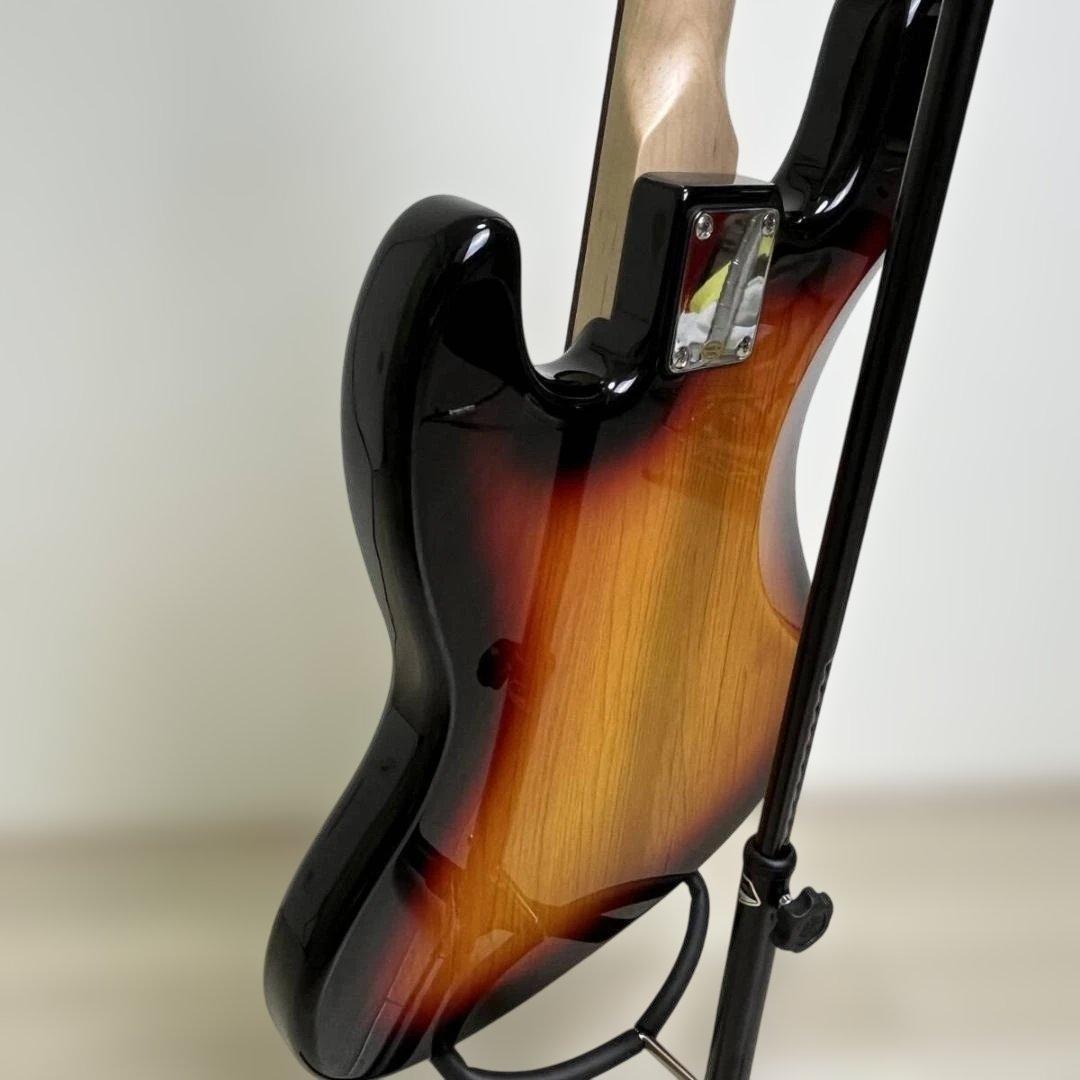 Bacchus BJB-1R-FL 3TS フレットレス美品 ベース