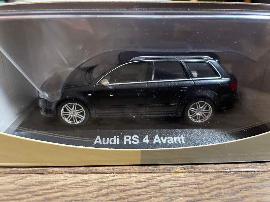 アウディ純正　1/43 RS4アバント　B7型　ブラック