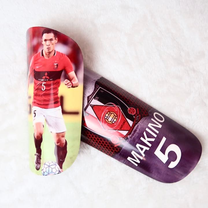 槙野選手愛用したスネ当て、特注品！プロ選手用カーボン製