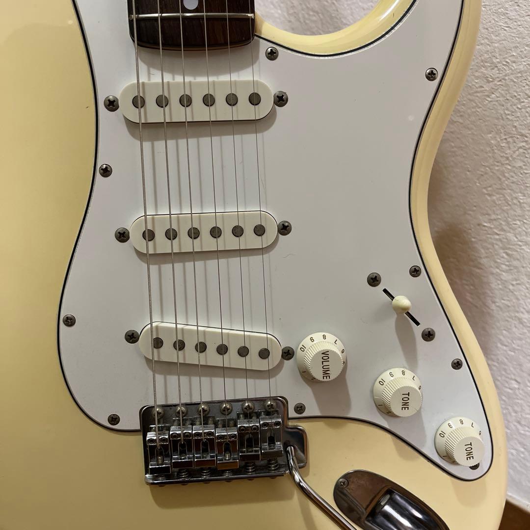 Squier CST-30 ストラトキャスター