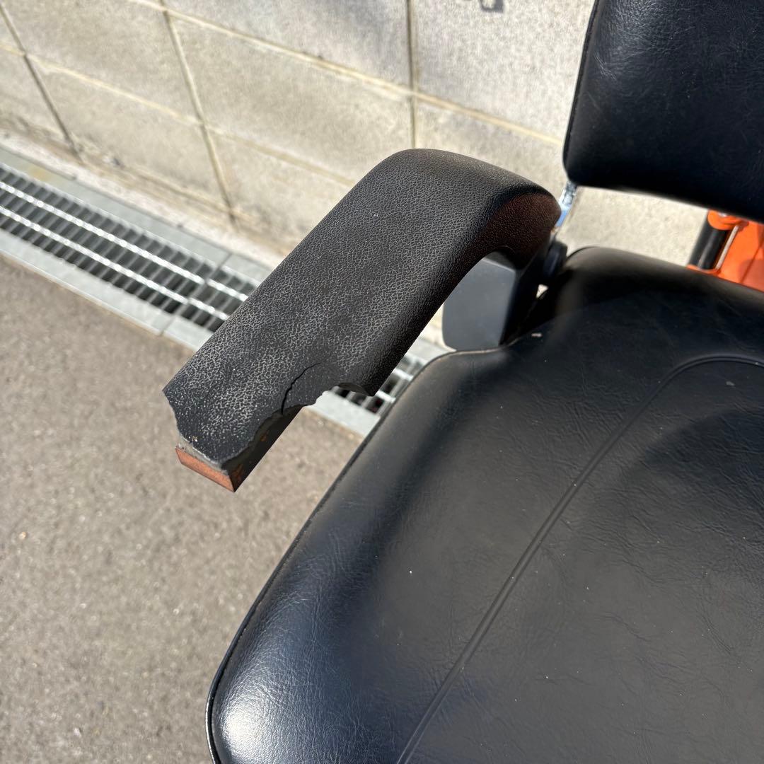 タカラベルモント スタイリングチェア サロン アーム割れあり