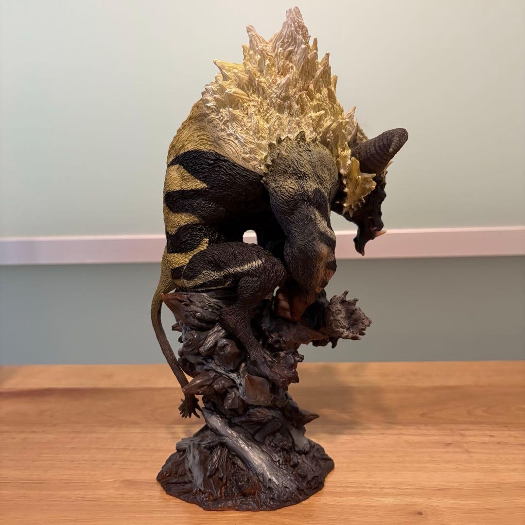 激昂したラージャン　金獅子　フィギュア