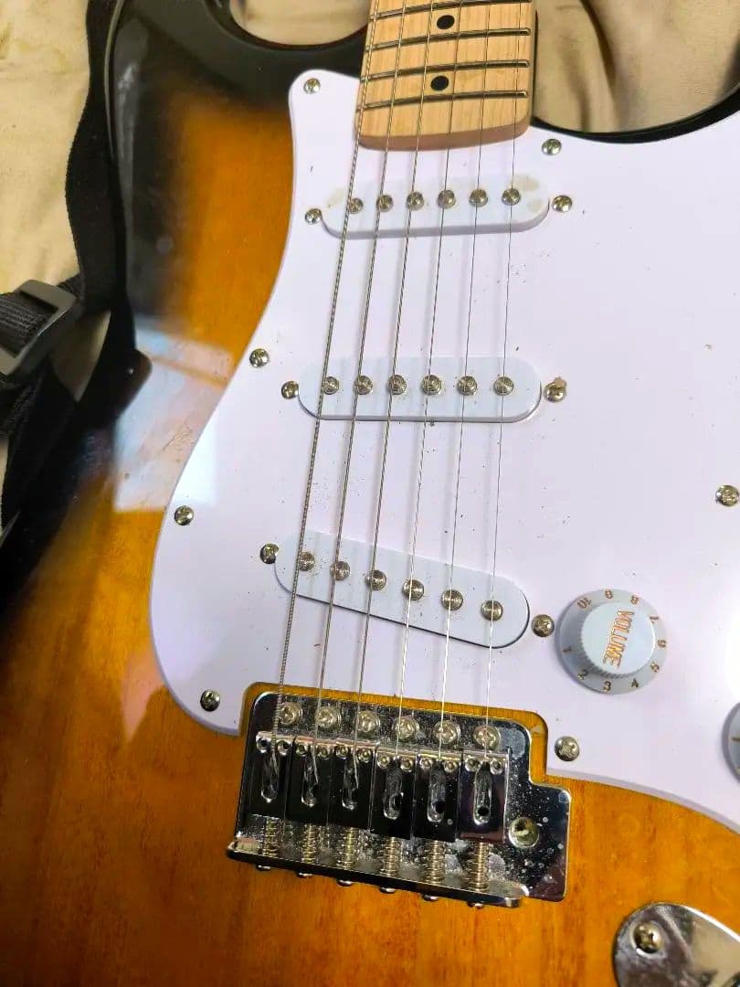 Fender Squier ストラトキャスター　カラー サンバースト