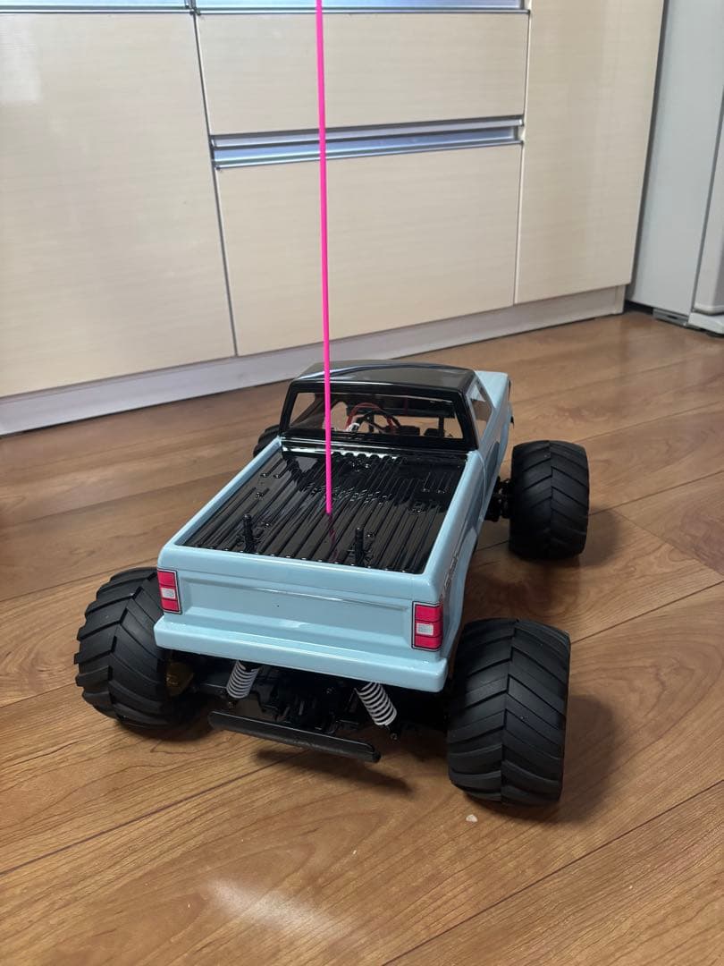 ブラックフット　ツインモーター　4WD