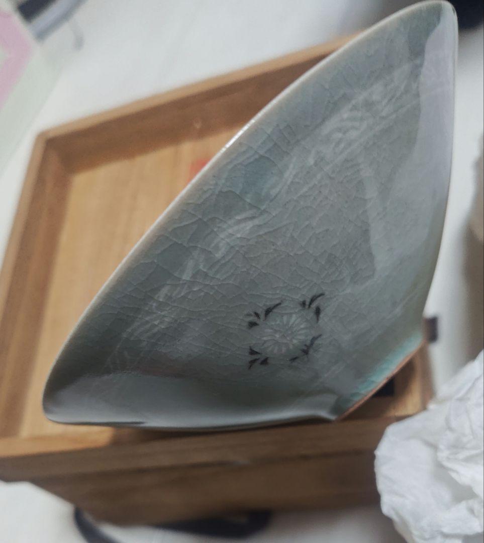 【韓国人間文化財 柳海剛 (柳根瀅)】茶道具 高麗青磁 花文 唐草　茶碗　共箱