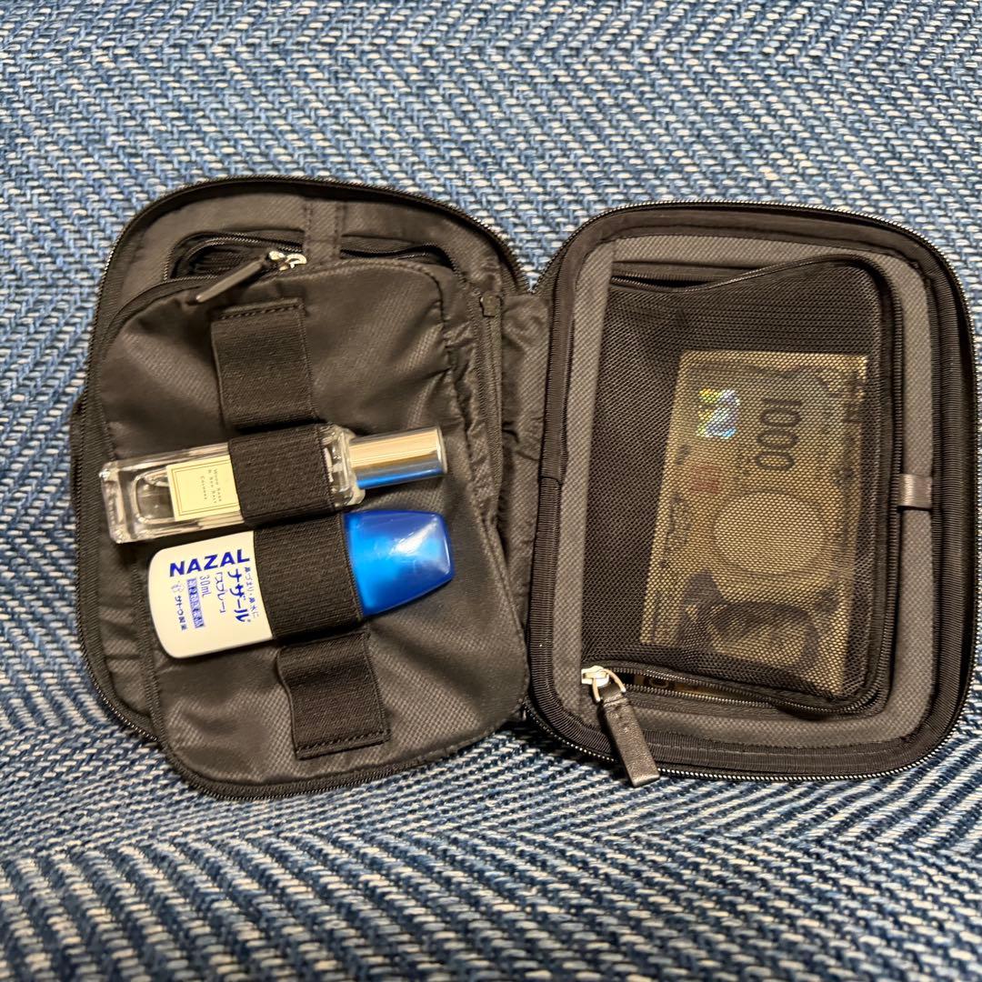 【美品】TUMI トラベルポーチ ガジェットケース 黒 匿名配送