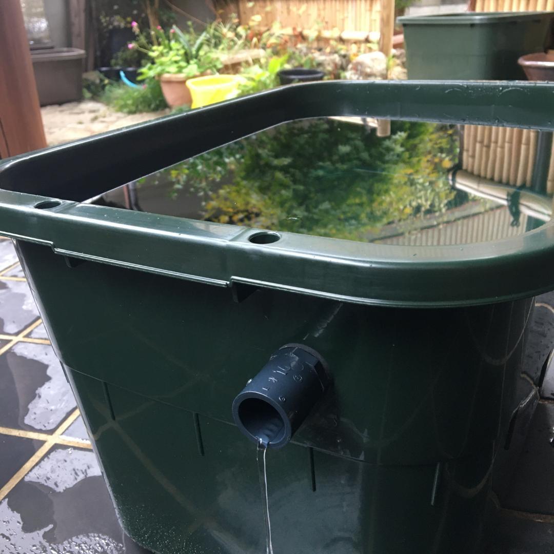 【限定特価】メダカ飼育ケース 36㍑x4個（4色あり）大雨対策付 金魚飼育容器