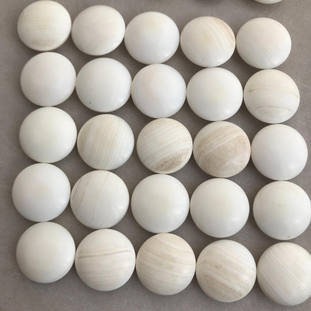 囲碁の駒 白石（黒石）＆ 碁笥 セット 木箱付き