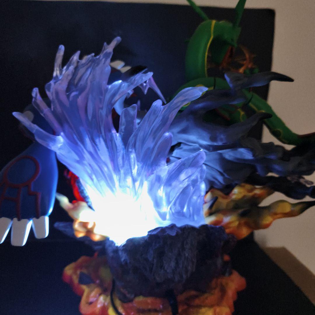 ポケモン フィギュア　カイオーガ グラードン レックウザ　LED付き