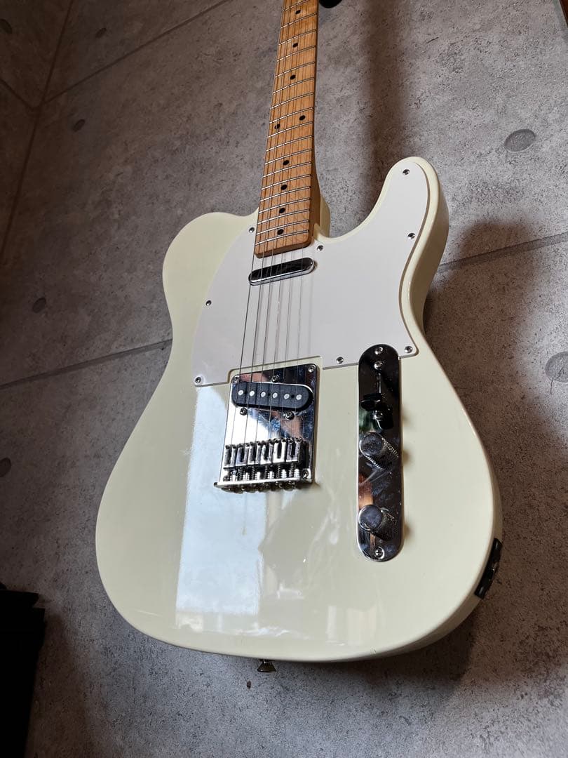 SQUIER Affinity White テレキャスター