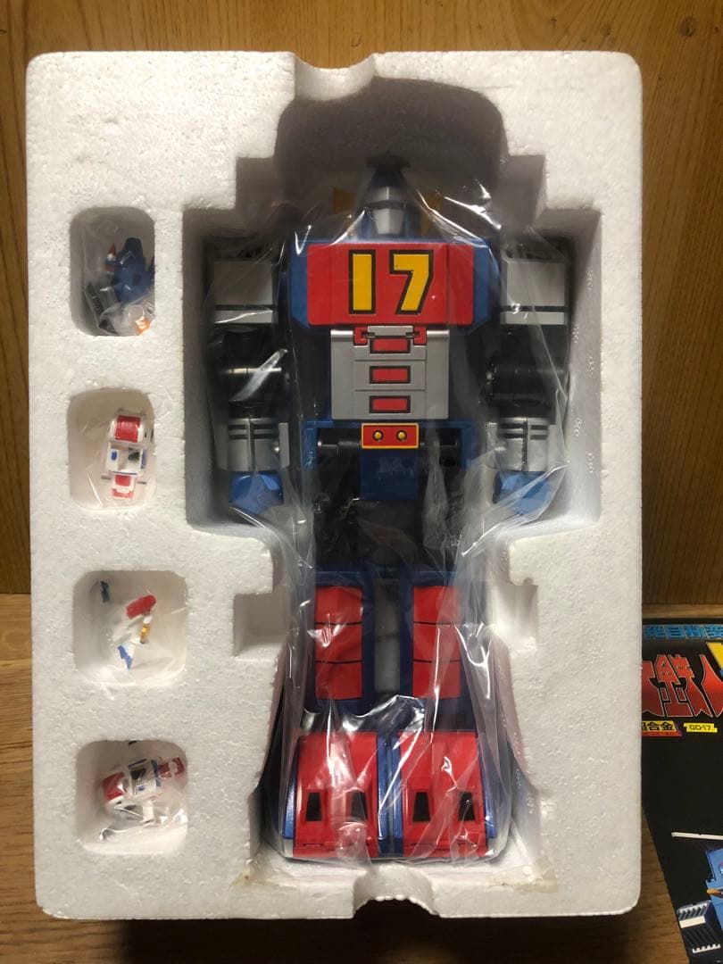 大鉄人ワンセブン　※自動変形不可、手動変形可能