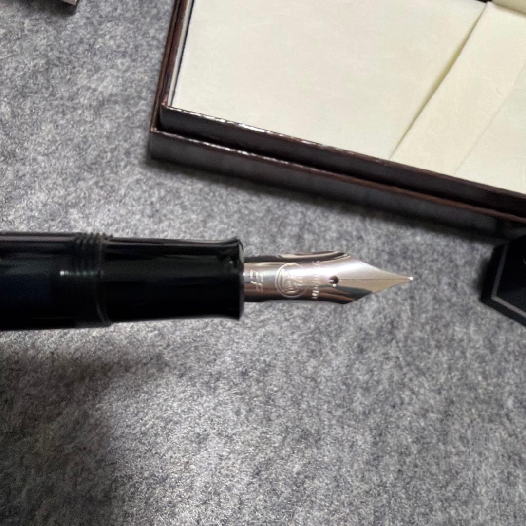 レア☆新品未使用 ペリカン M215 トラディショナルブラック ニブEF 極細☆