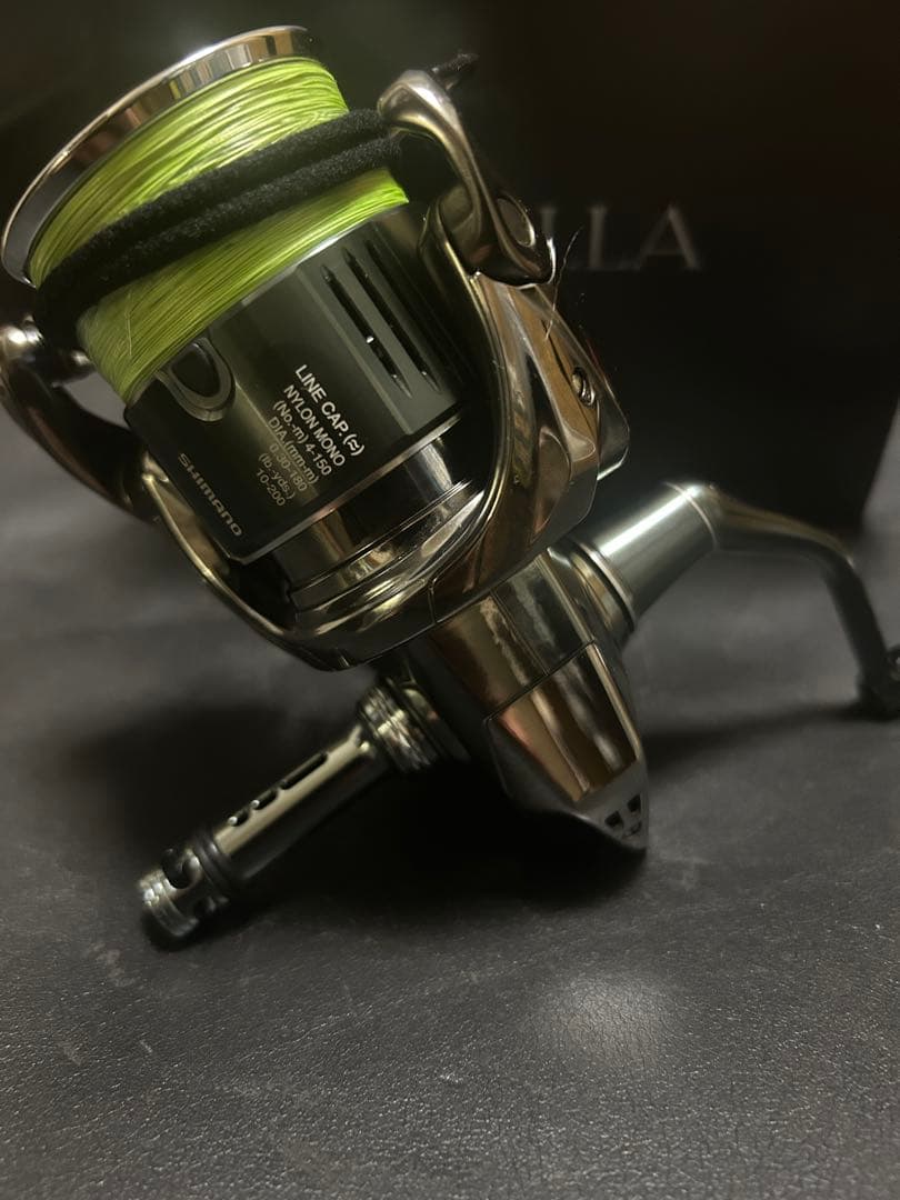 22ステラ 4000xg ハンドルノブ、リールスタンド付き