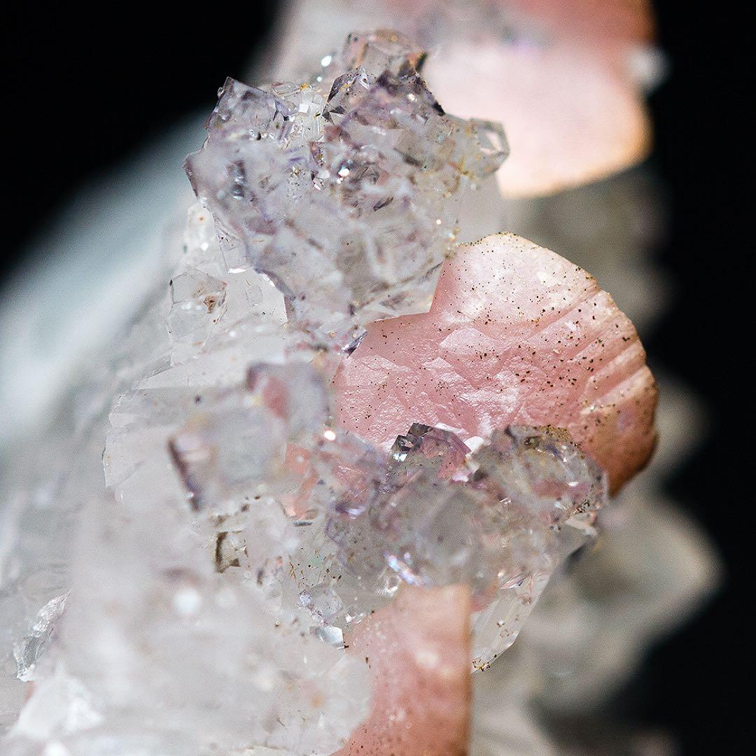 中国 ロードクロサイト フローライト 天然石 原石 鉱物標本 鉱石 蛍石 713