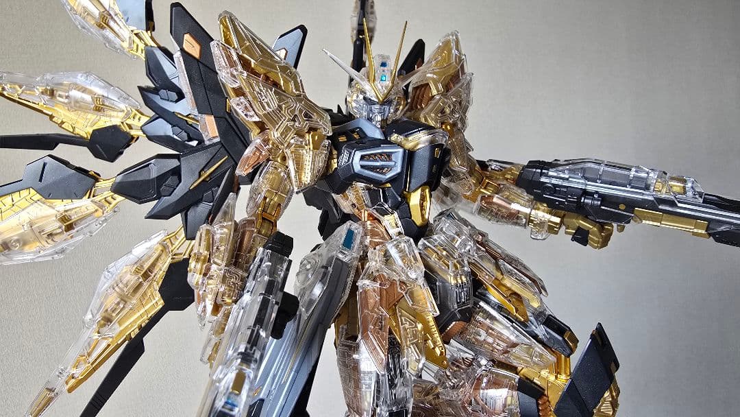 MGEX 1/100 ストライクフリーダムガンダム [メカニカルクリア]完成品