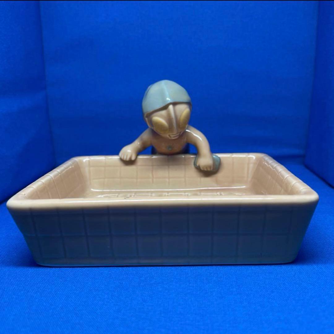 ウルトラマン［陶器・石鹸置き］