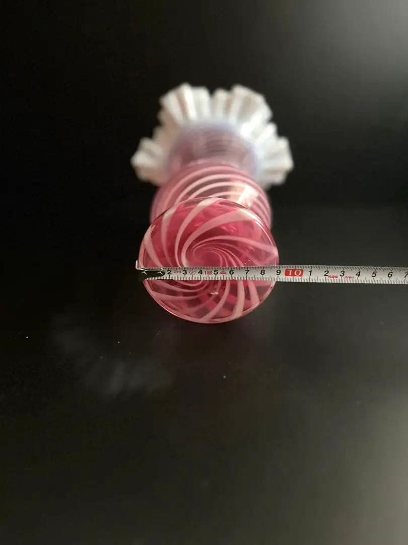 692 骨董 アンティーク ピンクオパール渦巻き紋様花瓶 フリルガラス 明治