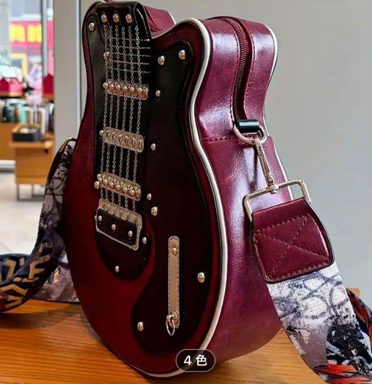 クィーン　ブライアンメイ　レッドスペシャル型バッグ　新品未使用　ショルダーバッグ