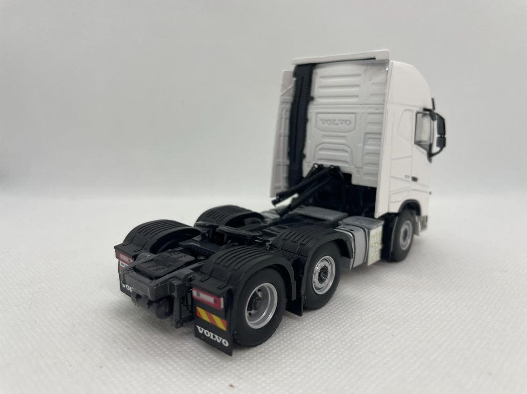 23R-010 WSI 1/50 ボルボ FH4 GLOBETROTTER XL