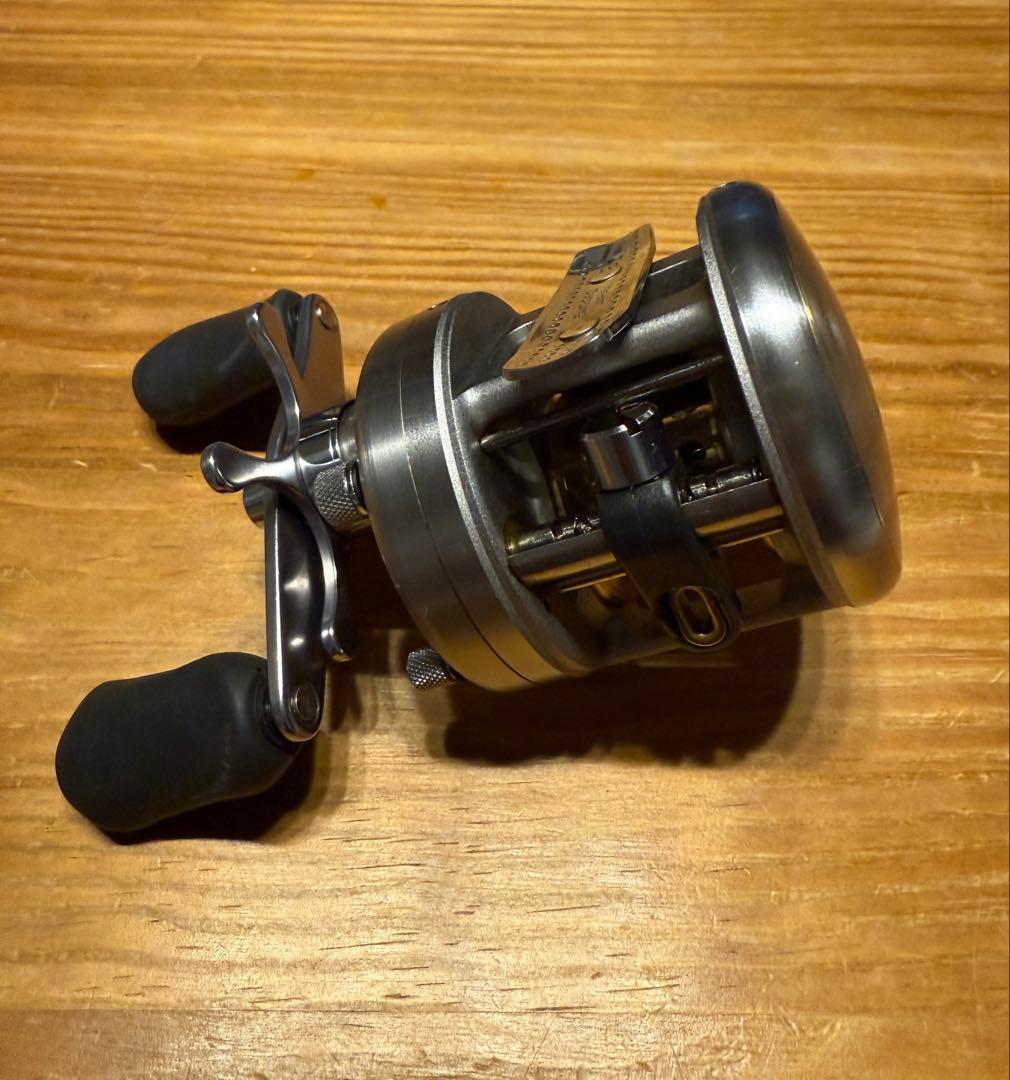 SHIMANO CALCUTTA 101 ベイトリール