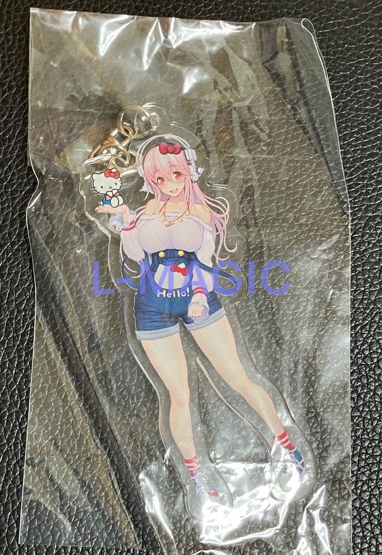 すーぱーそに子　サンリオコラボ　アクリルキーホルダー　3個　すーぱーぽちゃ子