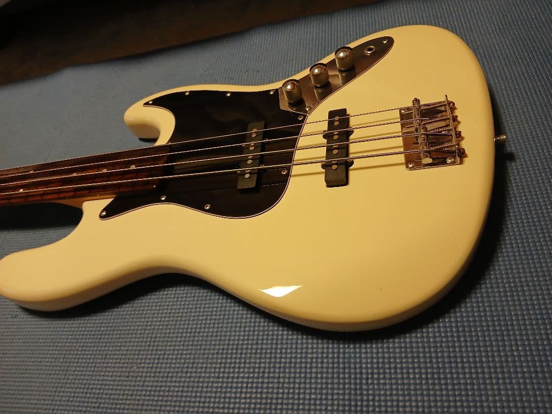 ベースフレットレスCustom Shop S.Nakamoto フラットワウンド