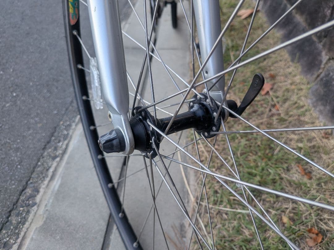 クロスバイク シルバー ２７段 ループキー２本付