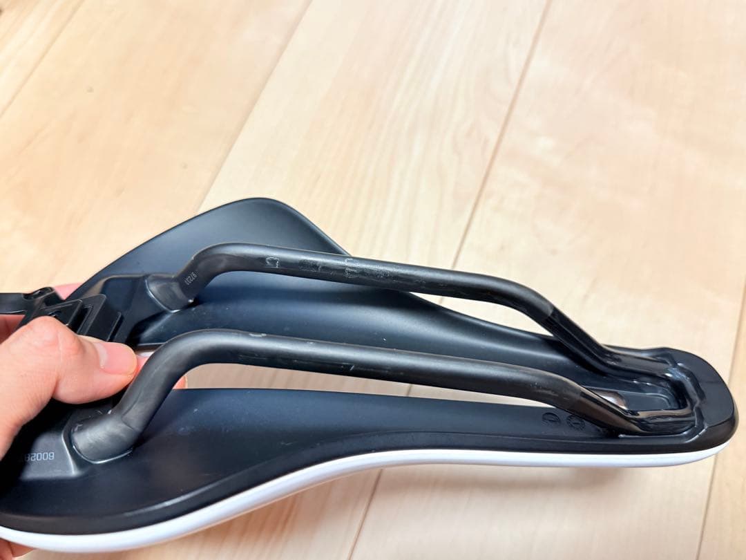 トレック　ボントレガー　AEOLUS PRO サドル　限定色ホワイト145mm