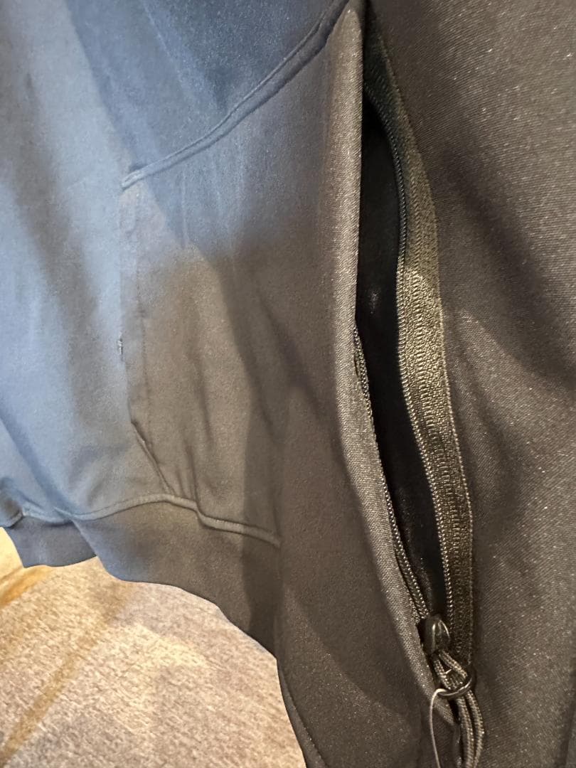 撥水パーカー　HELLOID ヘルロイド　スノーボード　新品