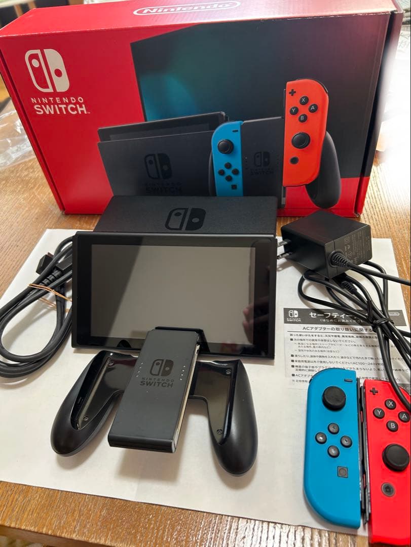 Nintendo Switch 本体　ネオンブルー・ネオンレッド