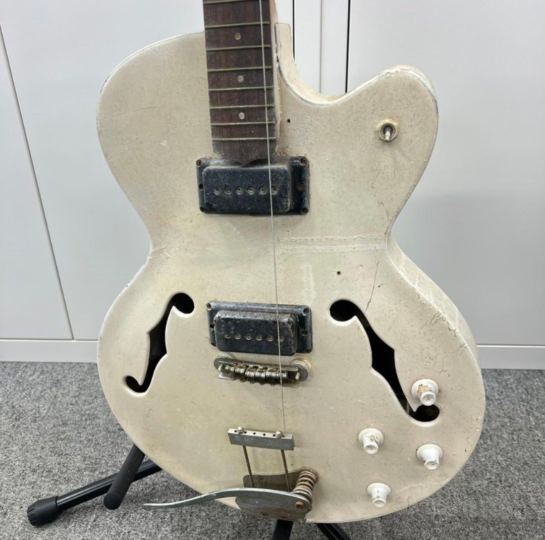 ホワイトセミホロウ　エレキギター　モラレス　ビザール