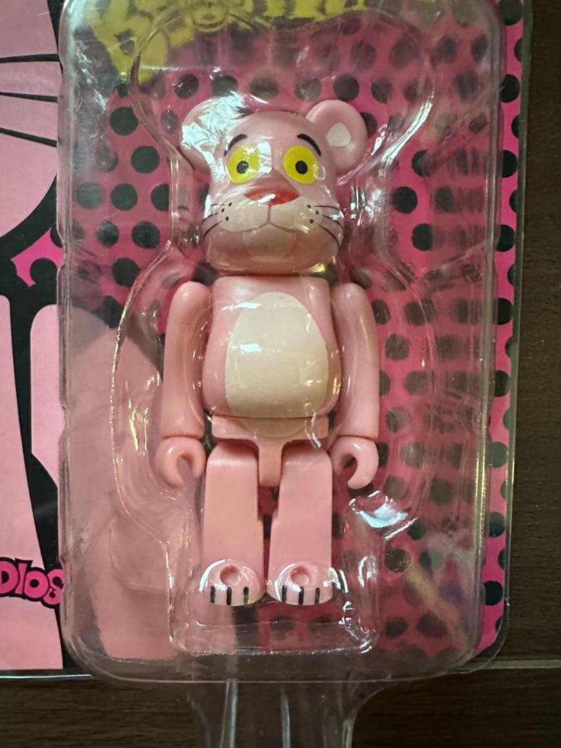 ま*お様 ピンクパンサー　USJ限定　ベアブリック　100% メディコムトイ