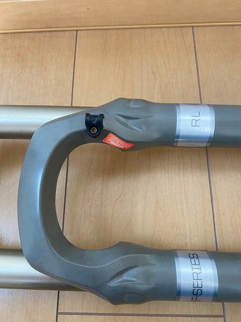 FOX Fシリーズ　RLサスペンションフォーク　26インチ