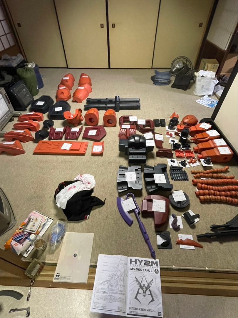 あつし商品 1/12 シャア専用ザク