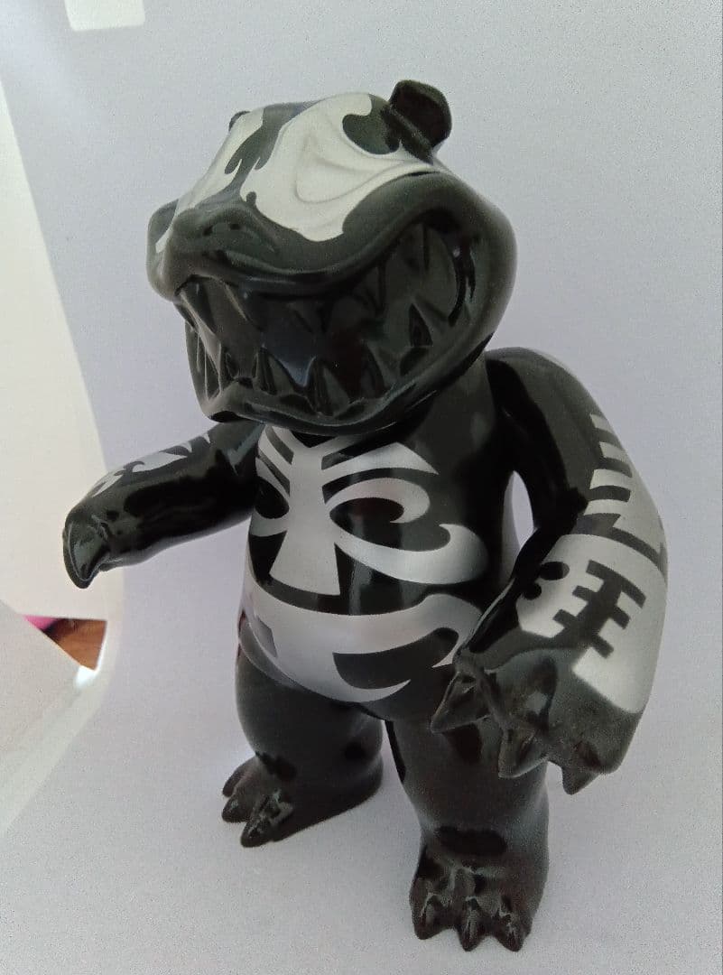 Hariken マッドパンダ MADPANDA ソフビ　フィギュア　黒、銀