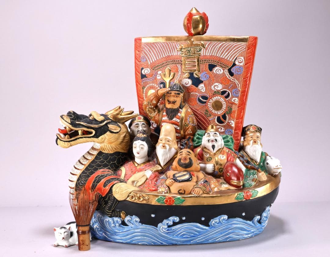 新品未使用　九谷焼　八幡釜　宝船　七福神　置物　縁起物　高さ46㎝　BK107