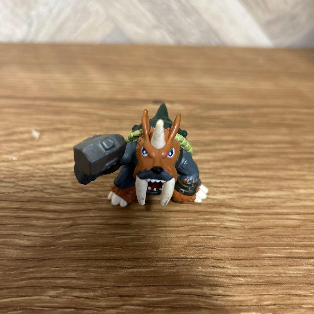 ザ　デジモン デジコレキーチェーン　トリケラモン、サーベルレオモン、ズドモン