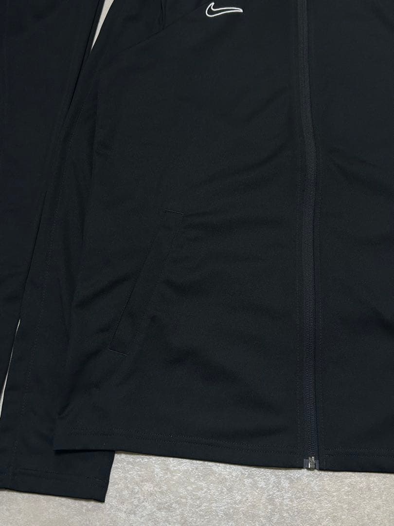未使用 ナイキ　セットアップ　トラックスーツ　ジャージ　上下　ブラック XL