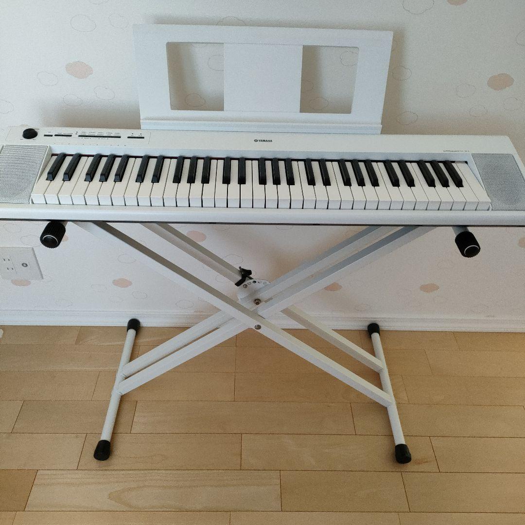 【送料込】 ヤマハ　ピアジェーロ　61鍵　ホワイト　電子ピアノ　美品　台椅子つき