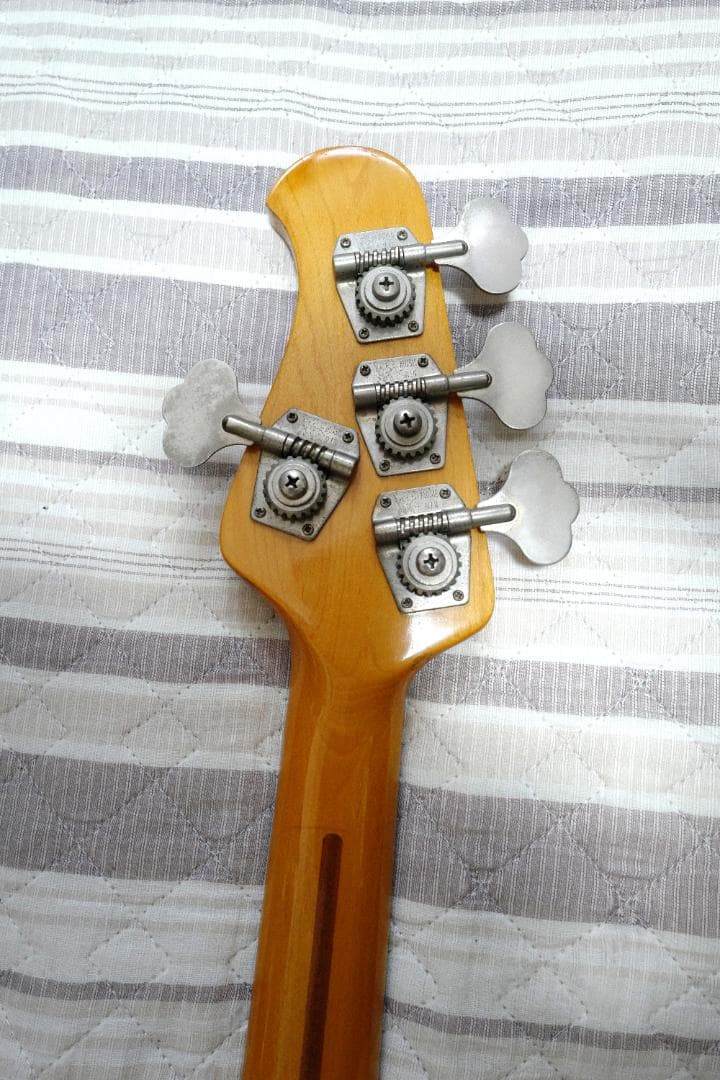 限定！【プレアーニー】MusicMan Sabre Fretless