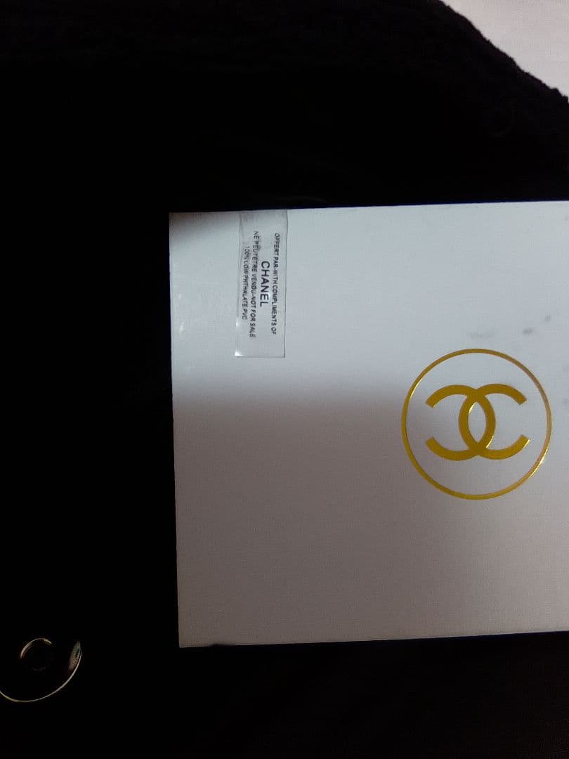 CHANEL ノベルティ 黒 ショルダーバッグ ホワイトロゴ付き